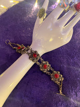 Hazy Dayz 60s Brutalist Daisy Chain Bracelet