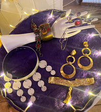 Hazy Dayz 60s Gold Tone Drop Disc Earrings