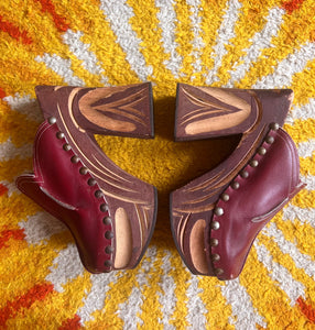 Hazy Dayz “Go Your Own Way” Platform Shoes