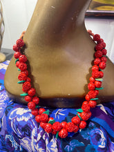 Hazy Dayz 50s Plastic Rose Necklace