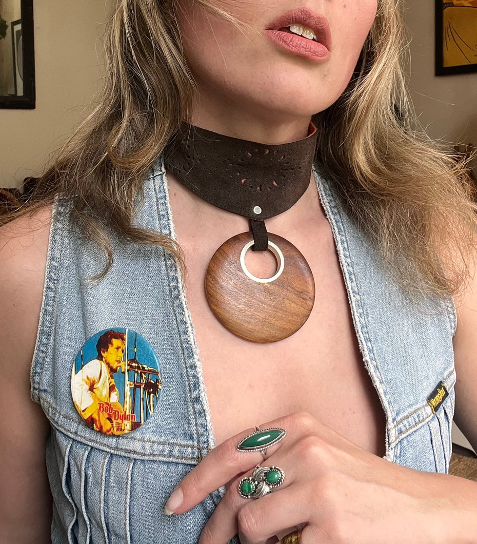 Hazy Dayz X JoJo Nouveau Wooden Disc Drop Choker